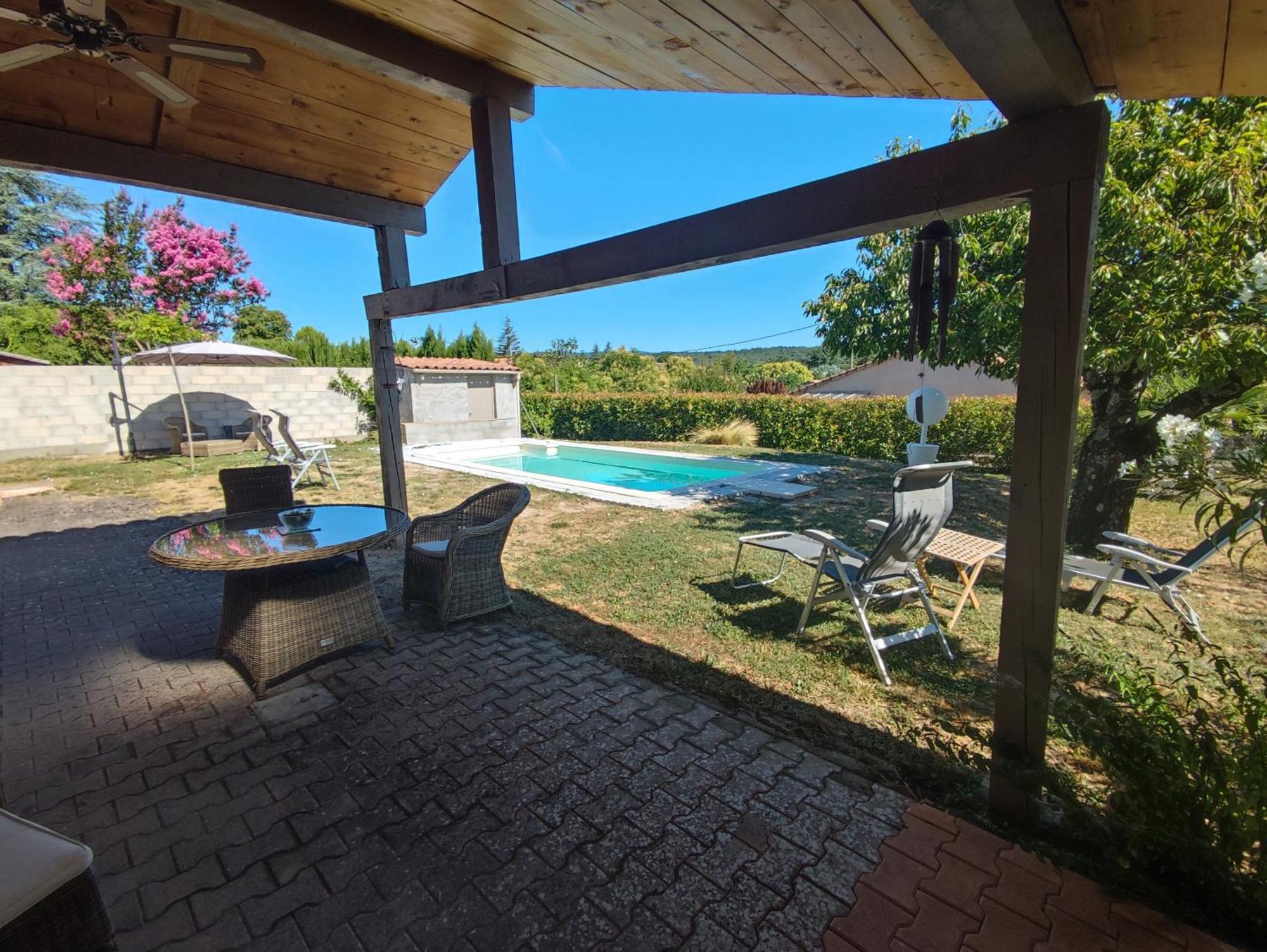 Chambre Au Coeur Du Luberon Bed & Breakfast Céreste Eksteriør bilde